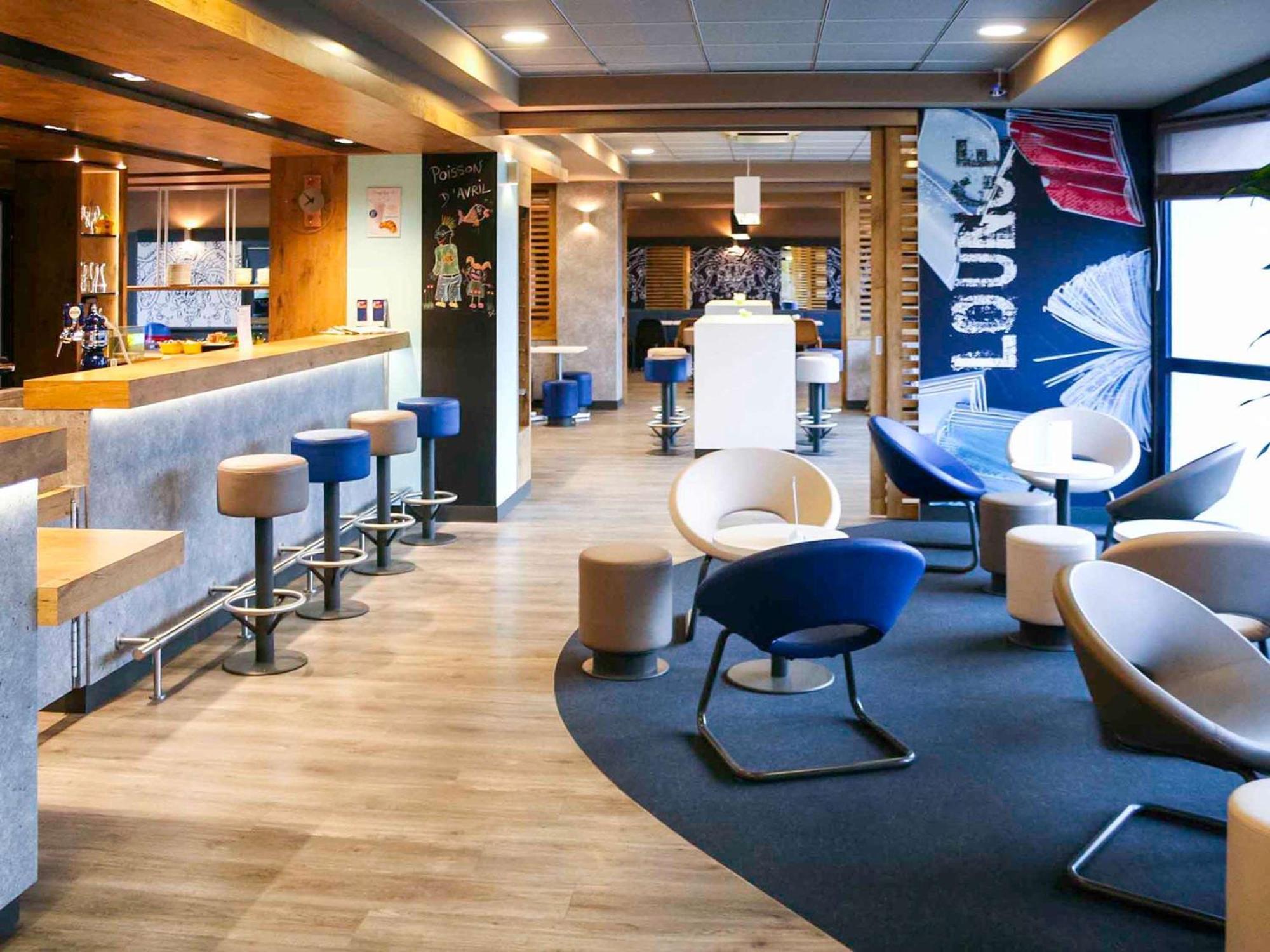 Ibis Budget Marne La Vallee Pontault Combault Bagian luar foto