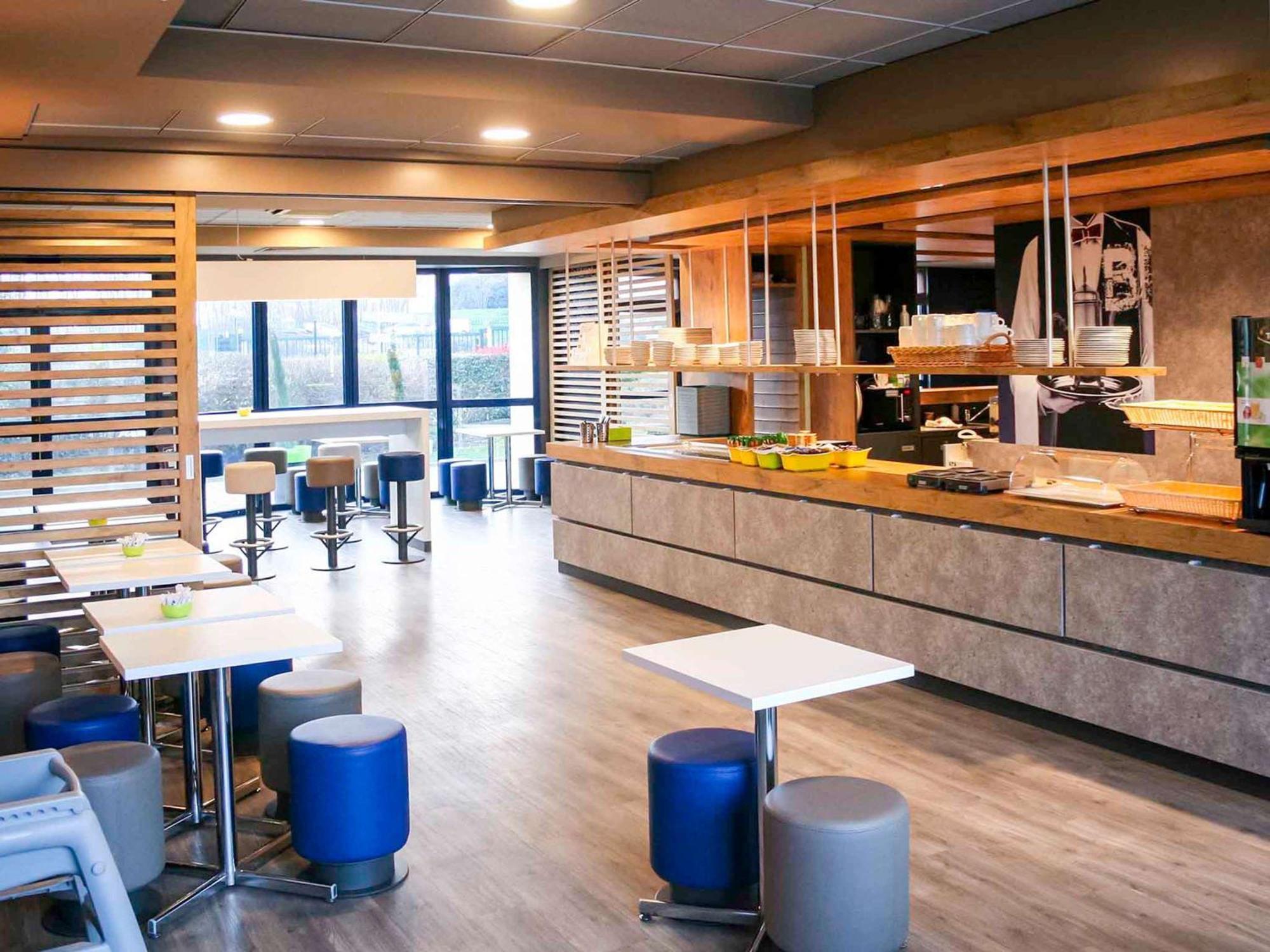 Ibis Budget Marne La Vallee Pontault Combault Bagian luar foto