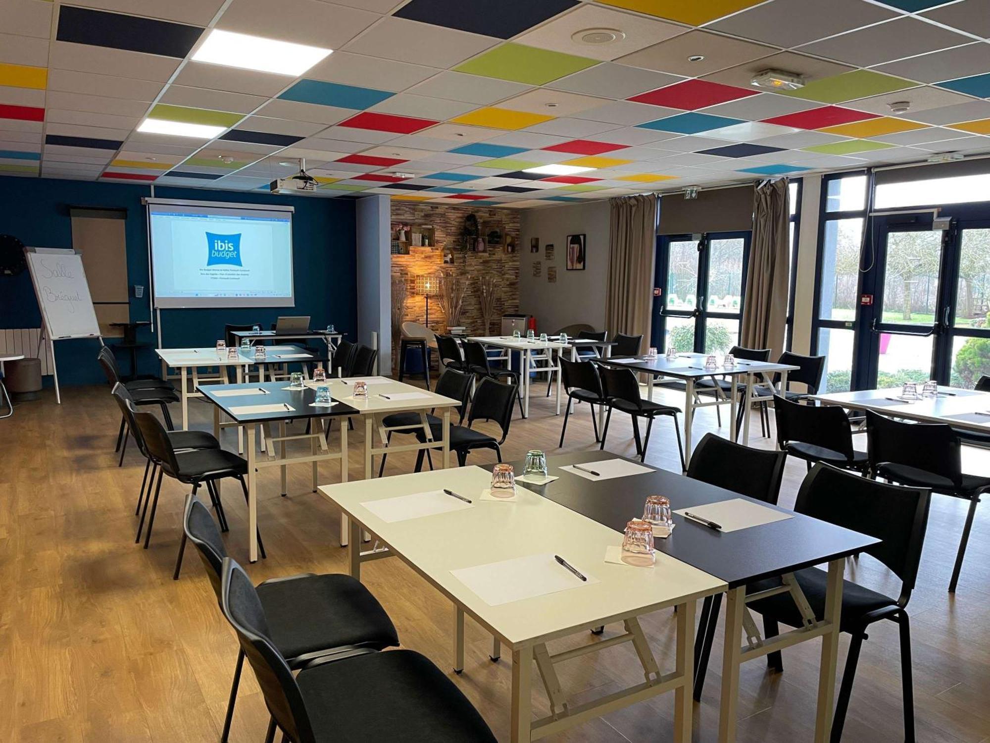 Ibis Budget Marne La Vallee Pontault Combault Bagian luar foto