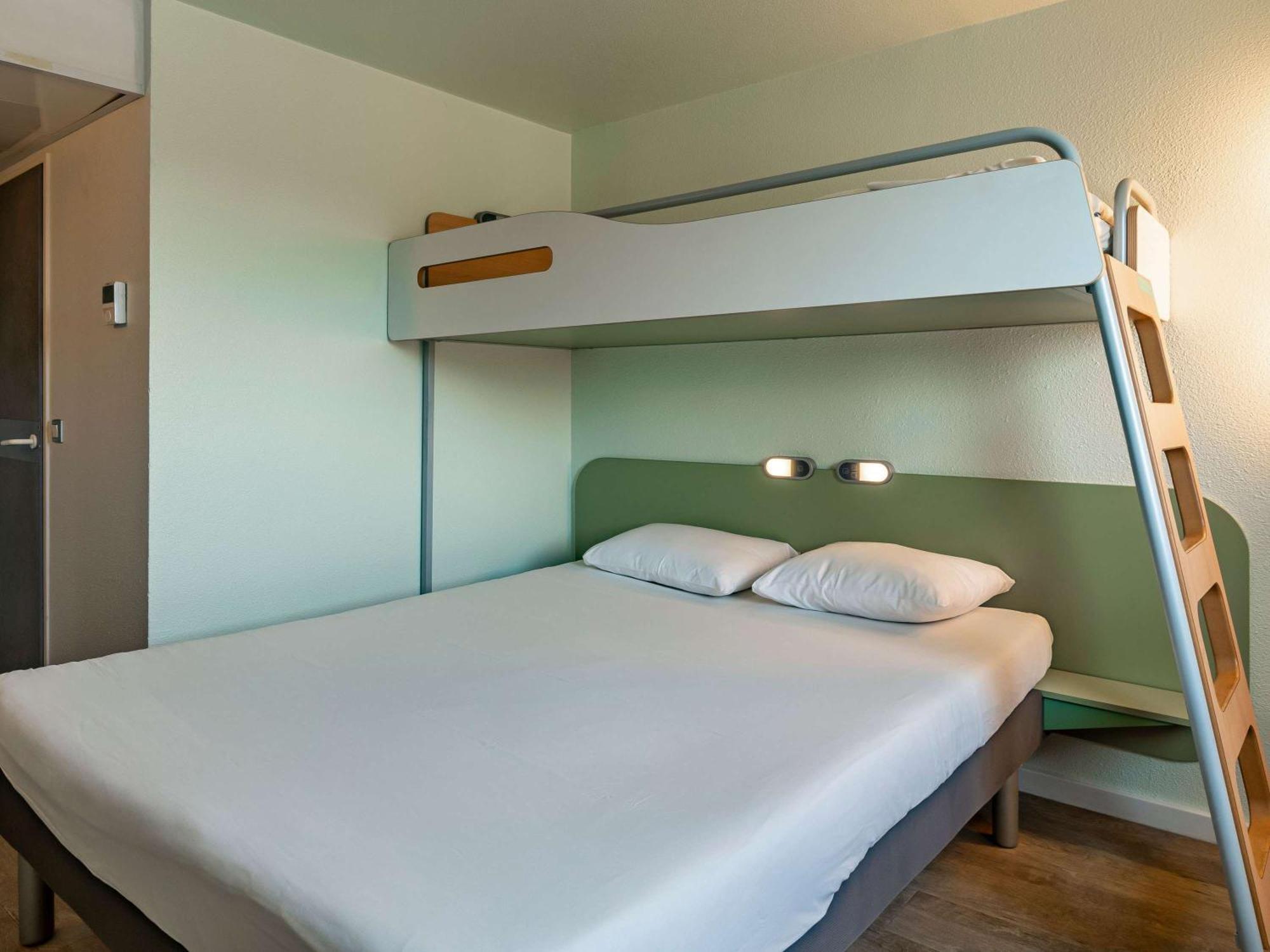 Ibis Budget Marne La Vallee Pontault Combault Bagian luar foto