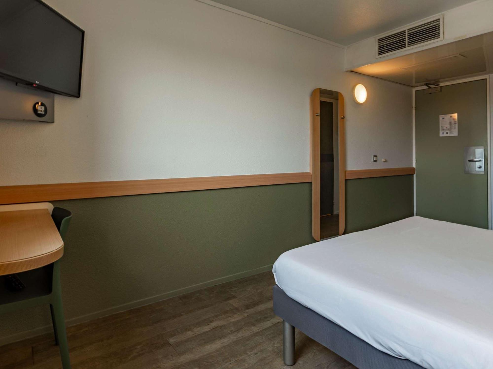 Ibis Budget Marne La Vallee Pontault Combault Bagian luar foto