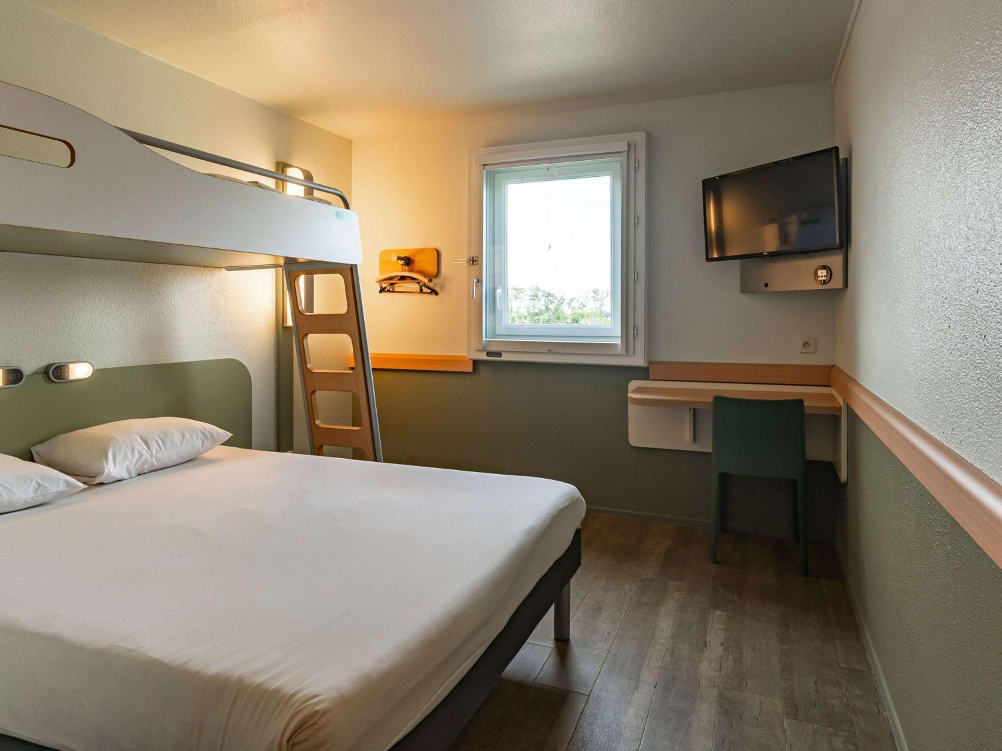 Ibis Budget Marne La Vallee Pontault Combault Bagian luar foto