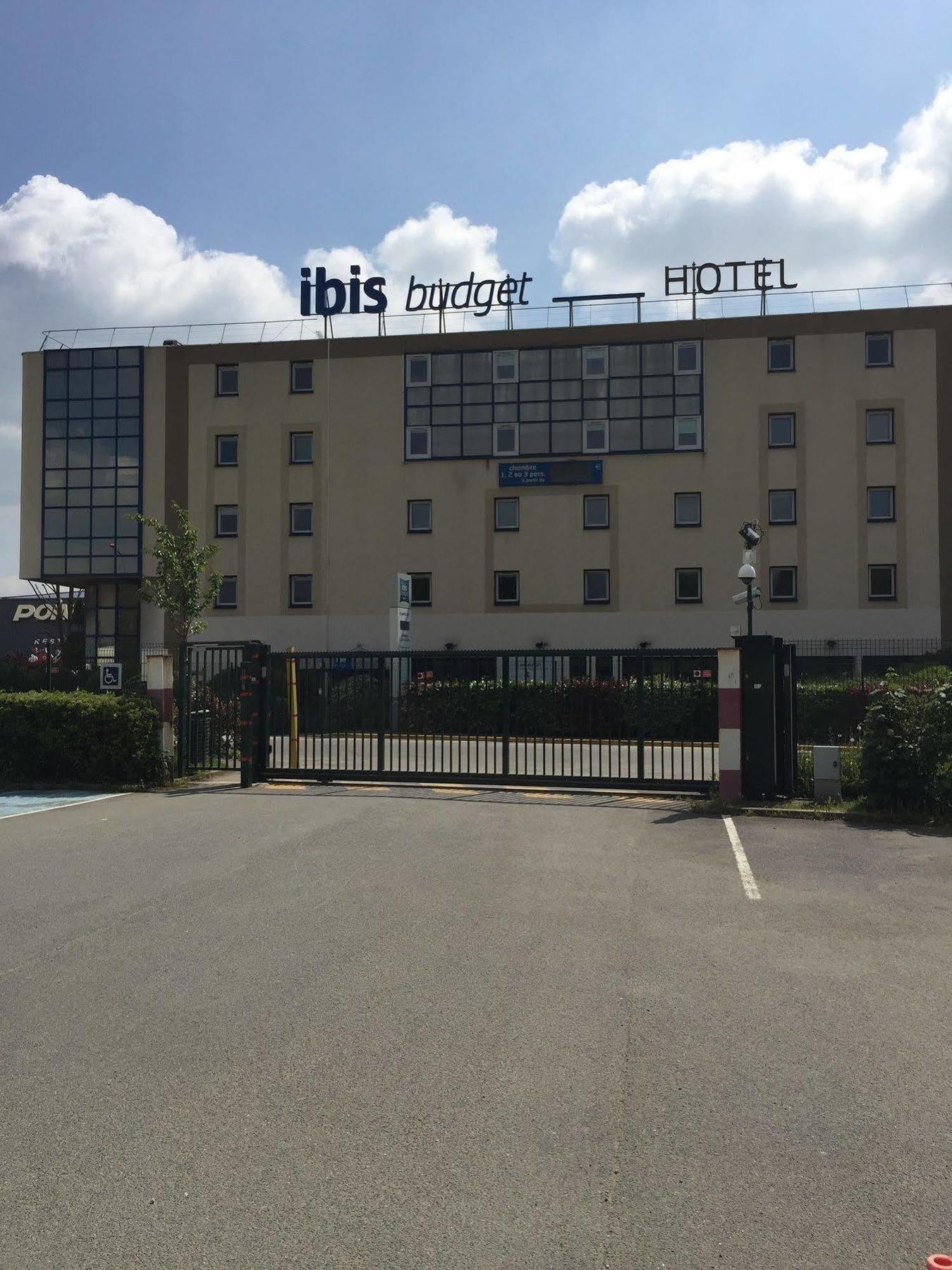 Ibis Budget Marne La Vallee Pontault Combault Bagian luar foto