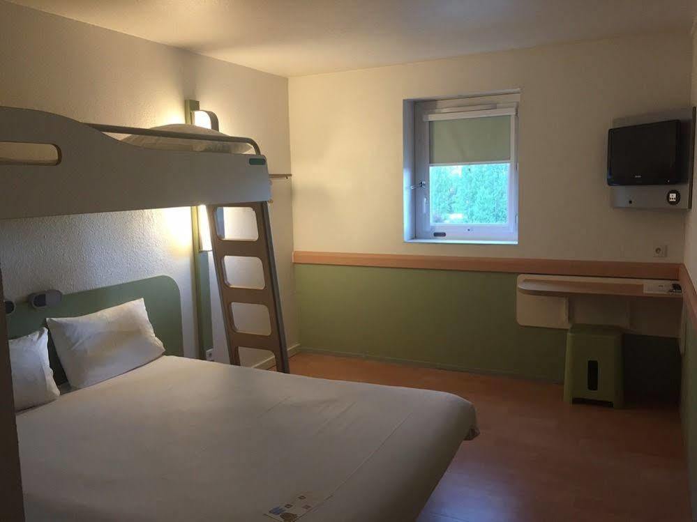 Ibis Budget Marne La Vallee Pontault Combault Bagian luar foto