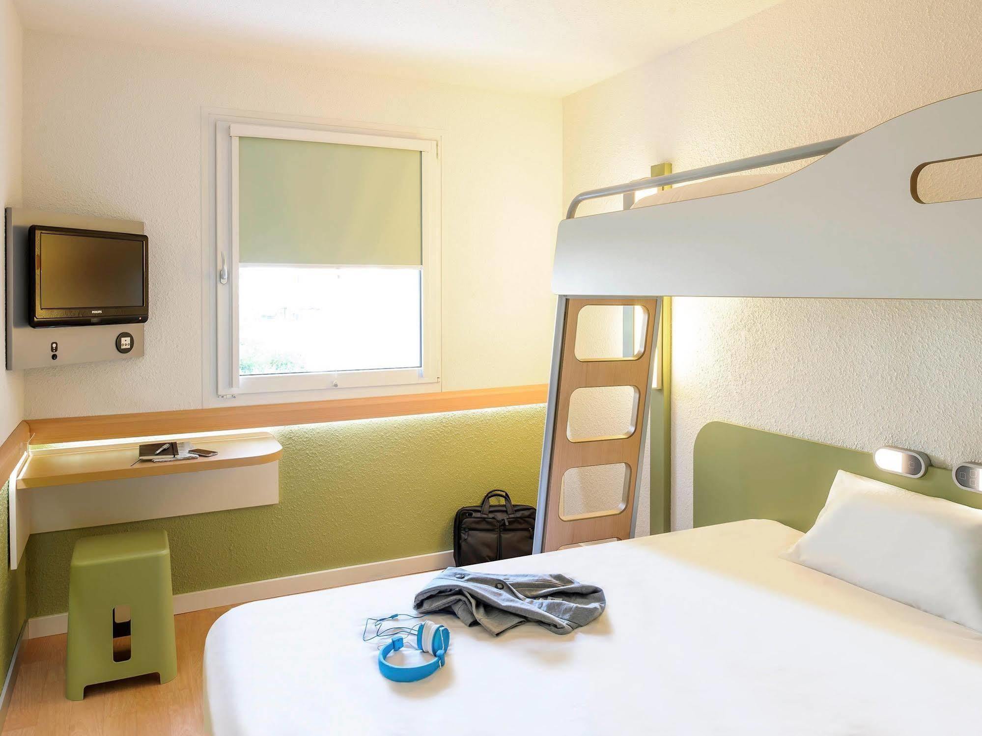 Ibis Budget Marne La Vallee Pontault Combault Bagian luar foto