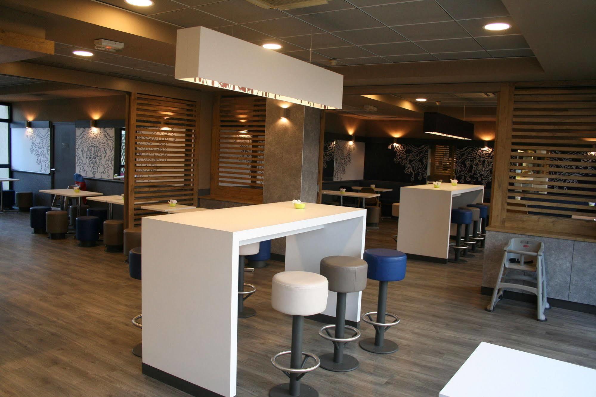 Ibis Budget Marne La Vallee Pontault Combault Bagian luar foto