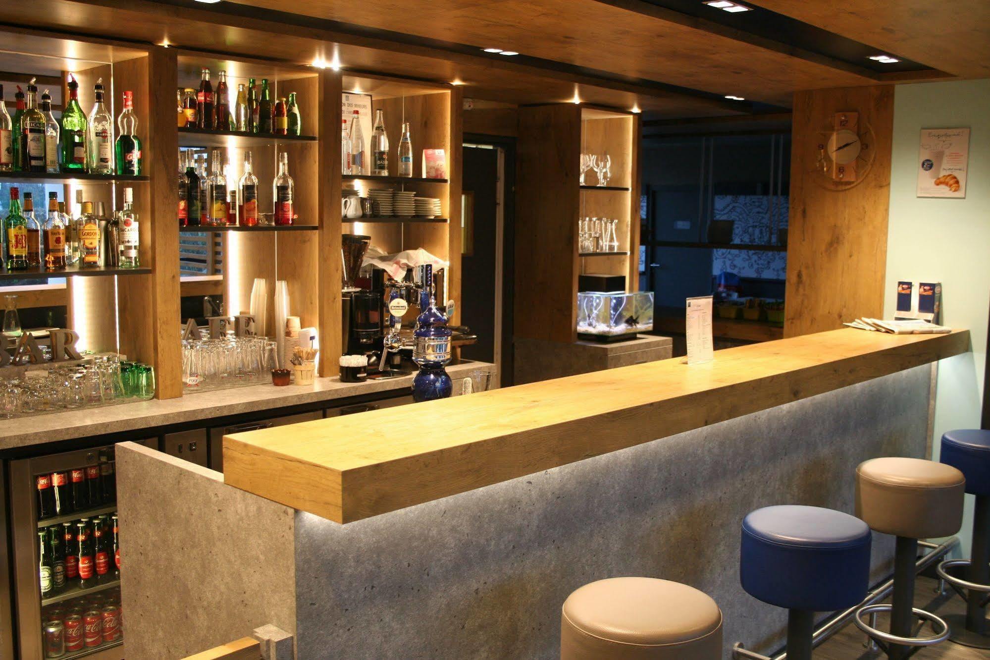 Ibis Budget Marne La Vallee Pontault Combault Bagian luar foto
