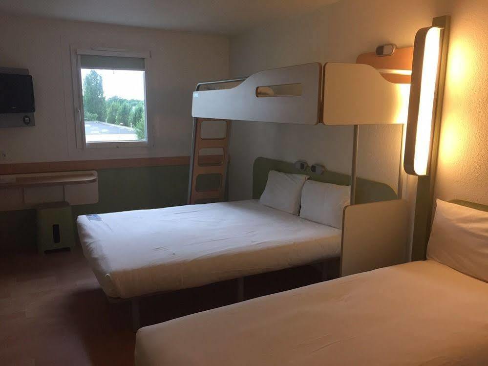 Ibis Budget Marne La Vallee Pontault Combault Bagian luar foto