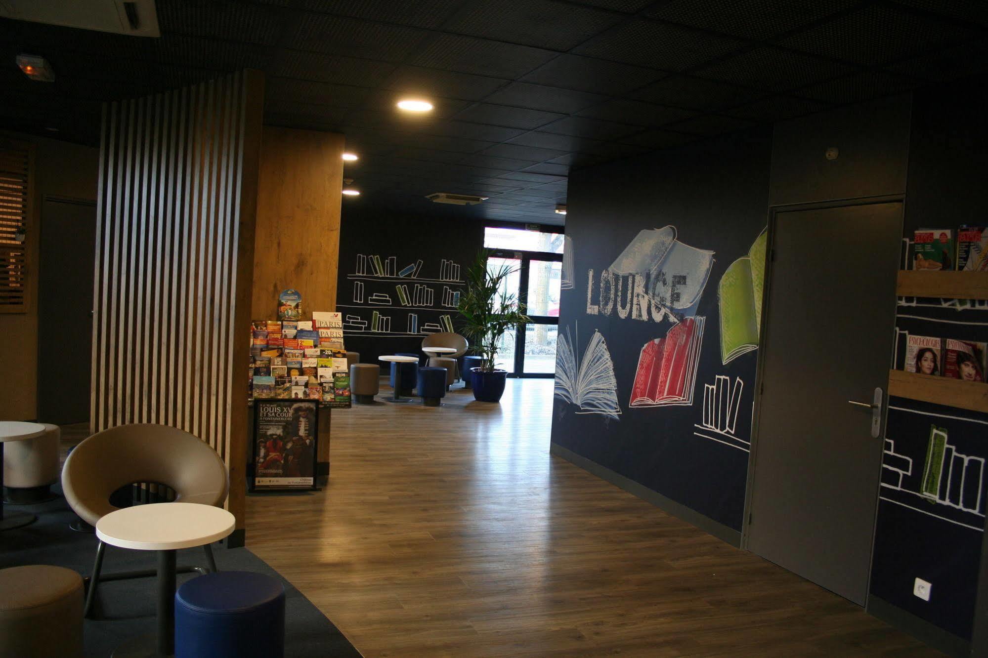 Ibis Budget Marne La Vallee Pontault Combault Bagian luar foto