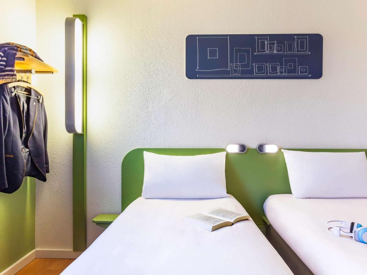 Ibis Budget Marne La Vallee Pontault Combault Bagian luar foto
